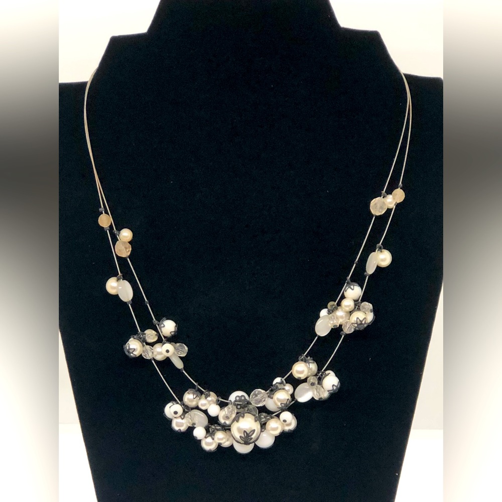 Necklace black and white beads, worn once